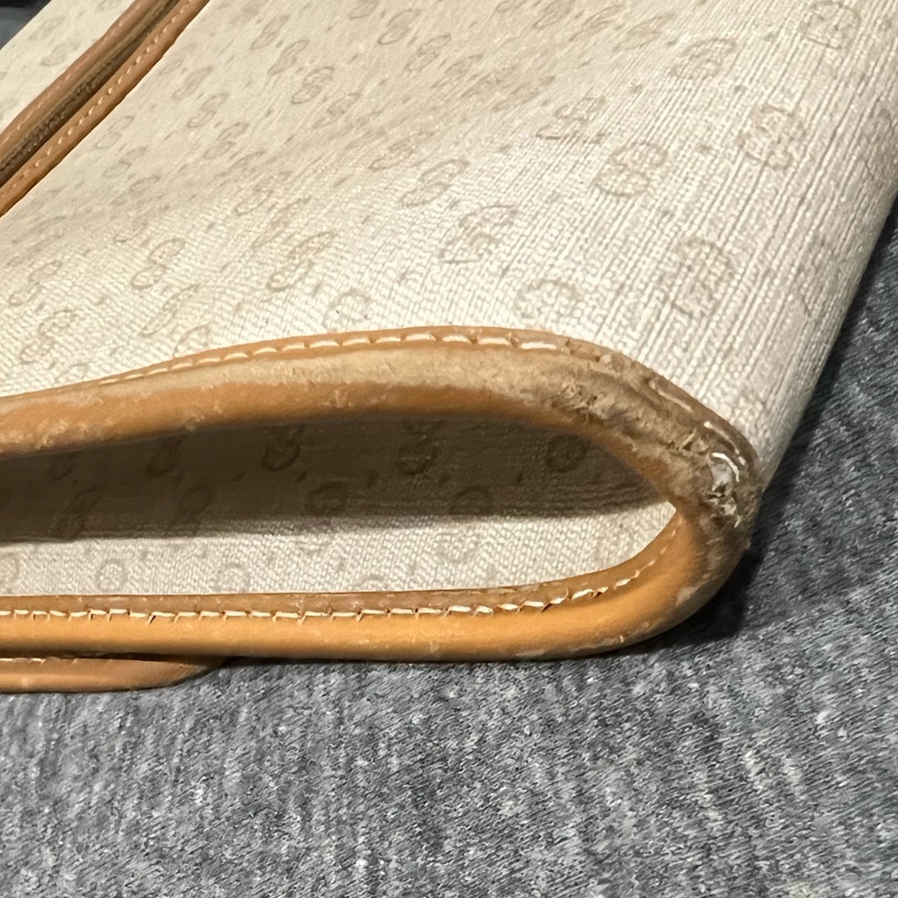 Gucci Beige Monogram Canvas Clutch with Tan Leather Trim - Picture 13 of 16